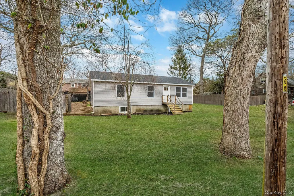 28 Dale Avenue Riverhead NY 11901
