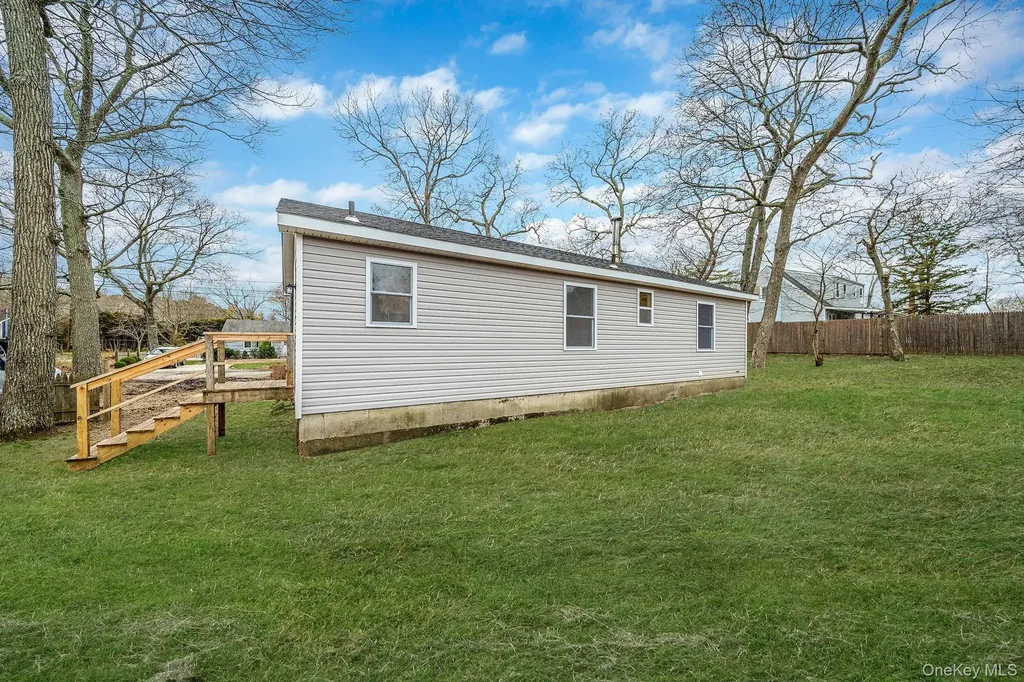 28 Dale Avenue Riverhead NY 11901