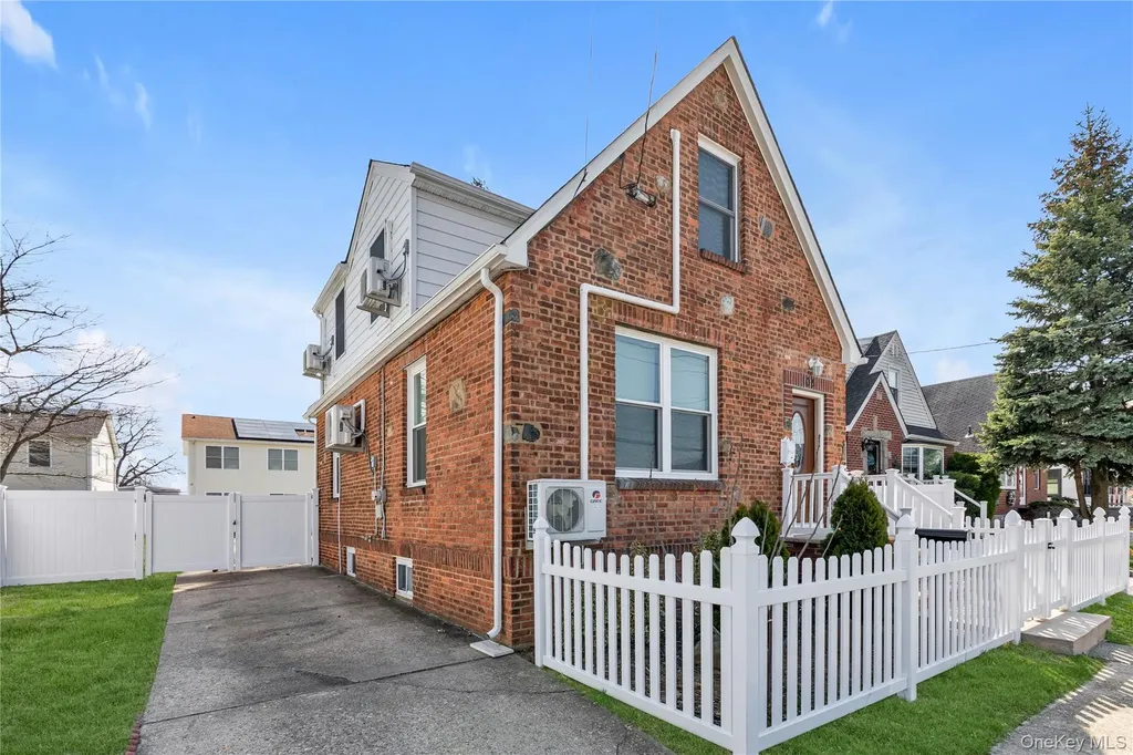 103 Clement Avenue Elmont NY 11003
