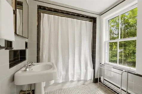 2 Mekeel Street Katonah NY 10536