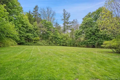 2 Mekeel Street Katonah NY 10536
