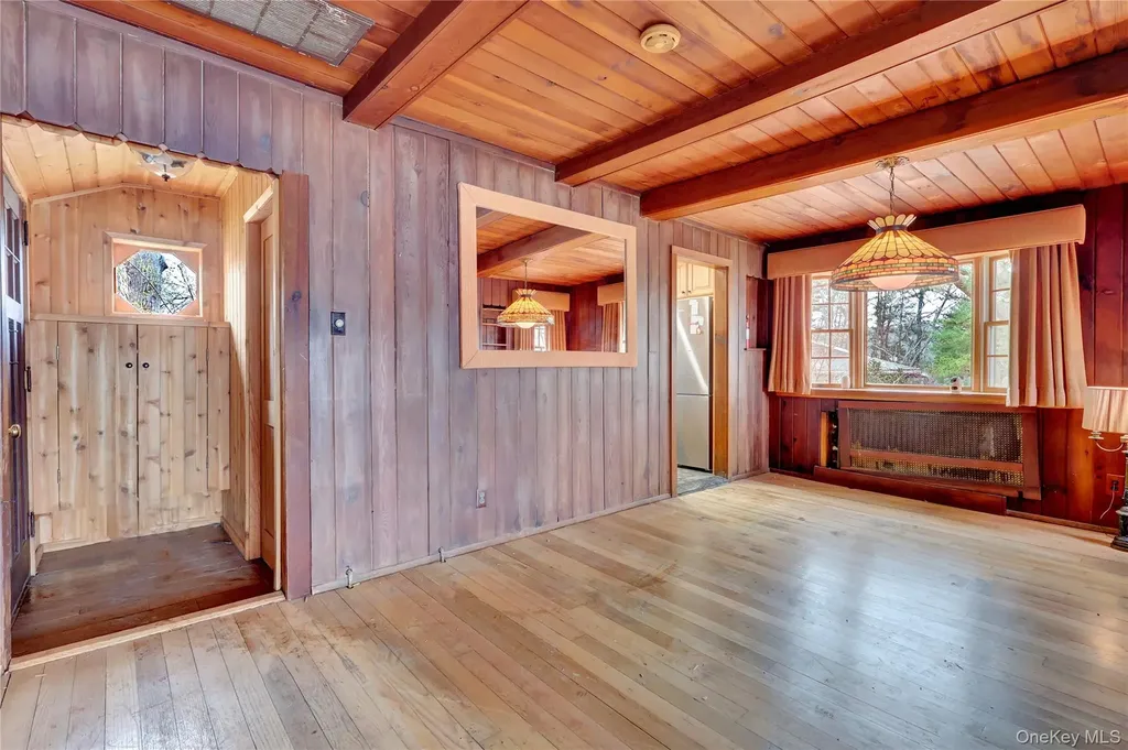 97 Lakeside Trail Ridge NY 11961