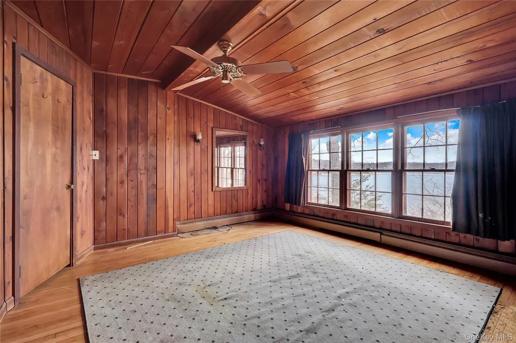 97 Lakeside Trail Ridge NY 11961