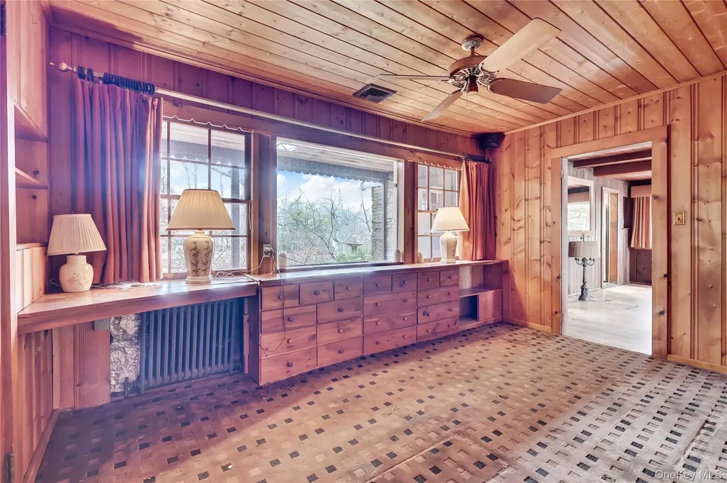 97 Lakeside Trail Ridge NY 11961