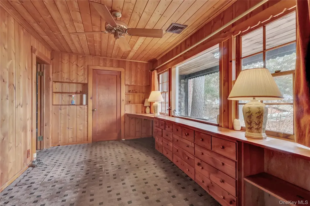 97 Lakeside Trail Ridge NY 11961