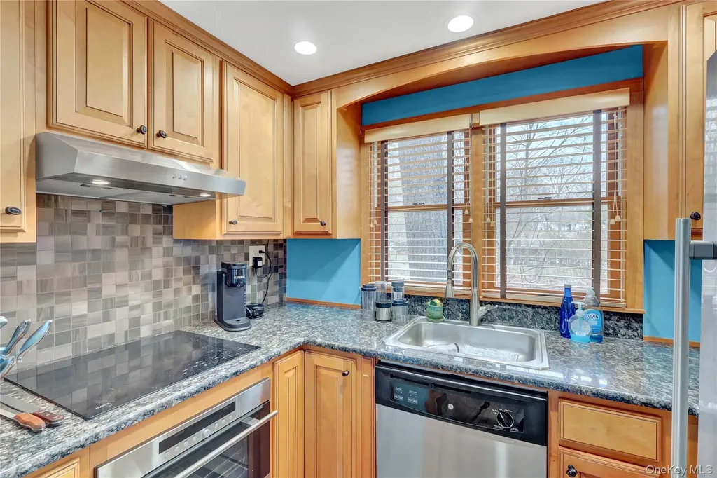 97 Lakeside Trail Ridge NY 11961