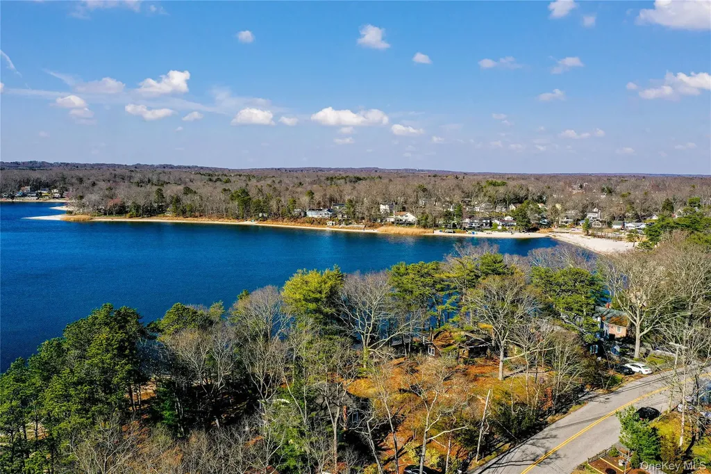 97 Lakeside Trail Ridge NY 11961