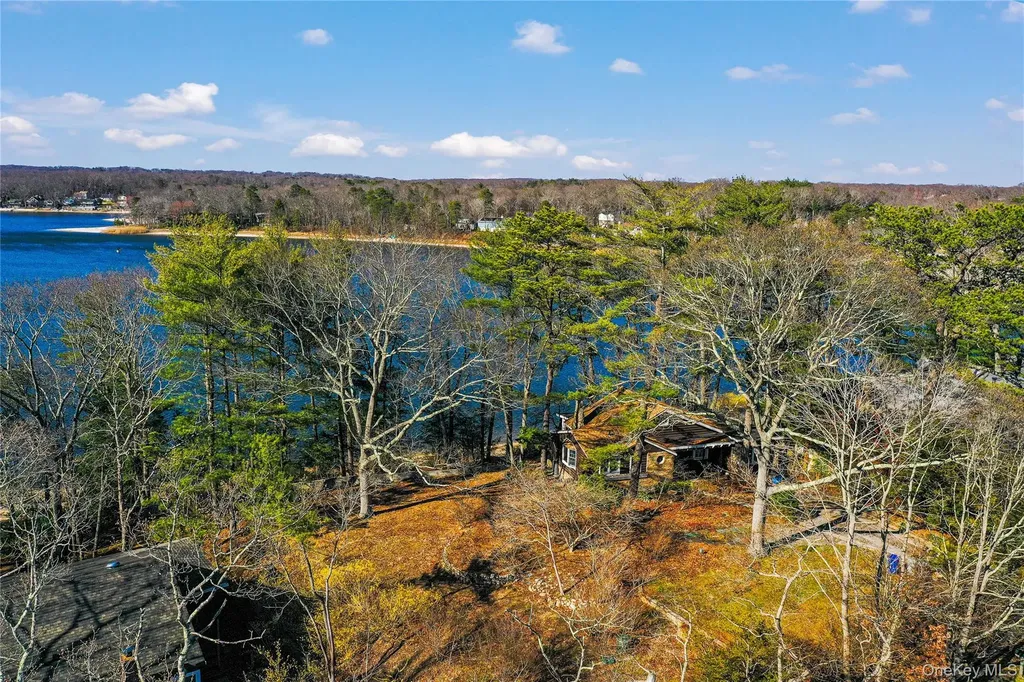 97 Lakeside Trail Ridge NY 11961