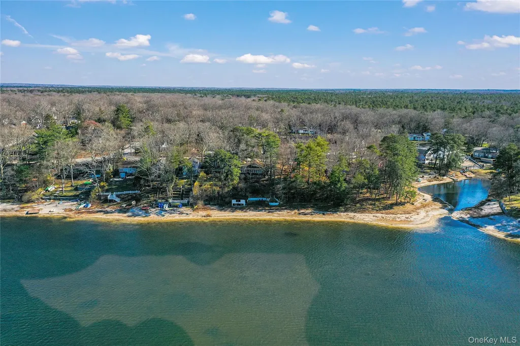97 Lakeside Trail Ridge NY 11961