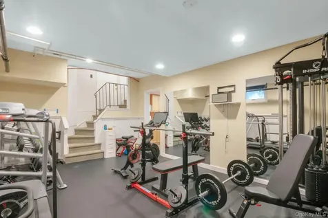 18 Knollwood Road Eastchester NY 10709