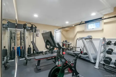18 Knollwood Road Eastchester NY 10709