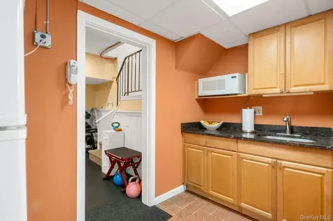 18 Knollwood Road Eastchester NY 10709