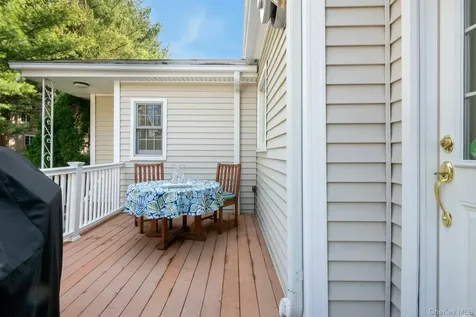 18 Knollwood Road Eastchester NY 10709