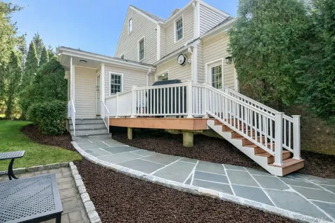 18 Knollwood Road Eastchester NY 10709