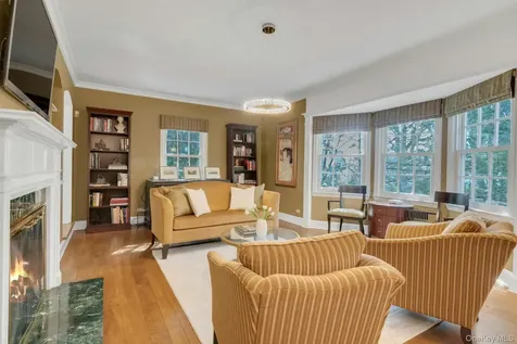 18 Knollwood Road Eastchester NY 10709