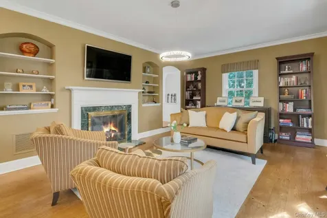 18 Knollwood Road Eastchester NY 10709
