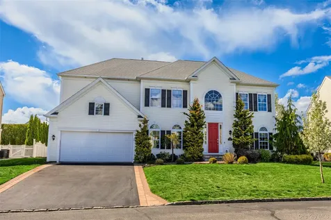 32 Avolet Court Mount Sinai NY 11766