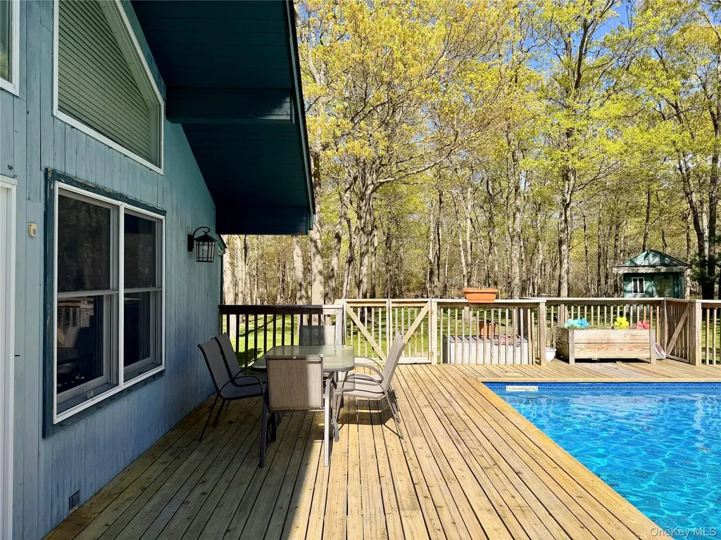 43B Old Squires Road Hampton Bays NY 11946