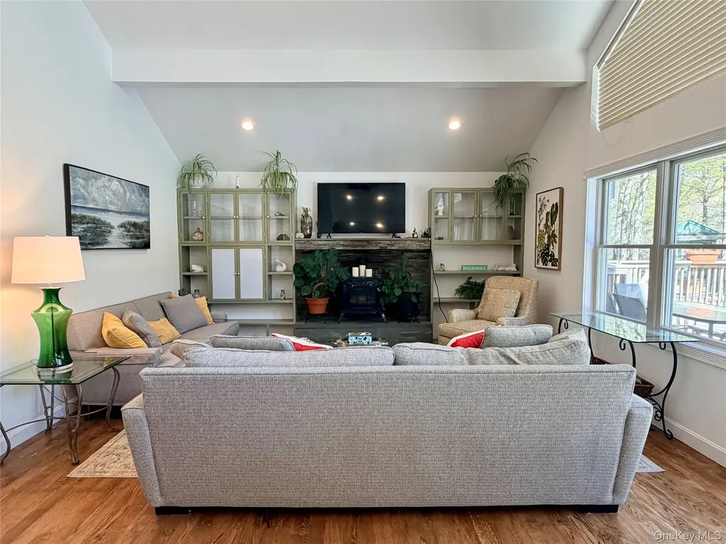 43B Old Squires Road Hampton Bays NY 11946