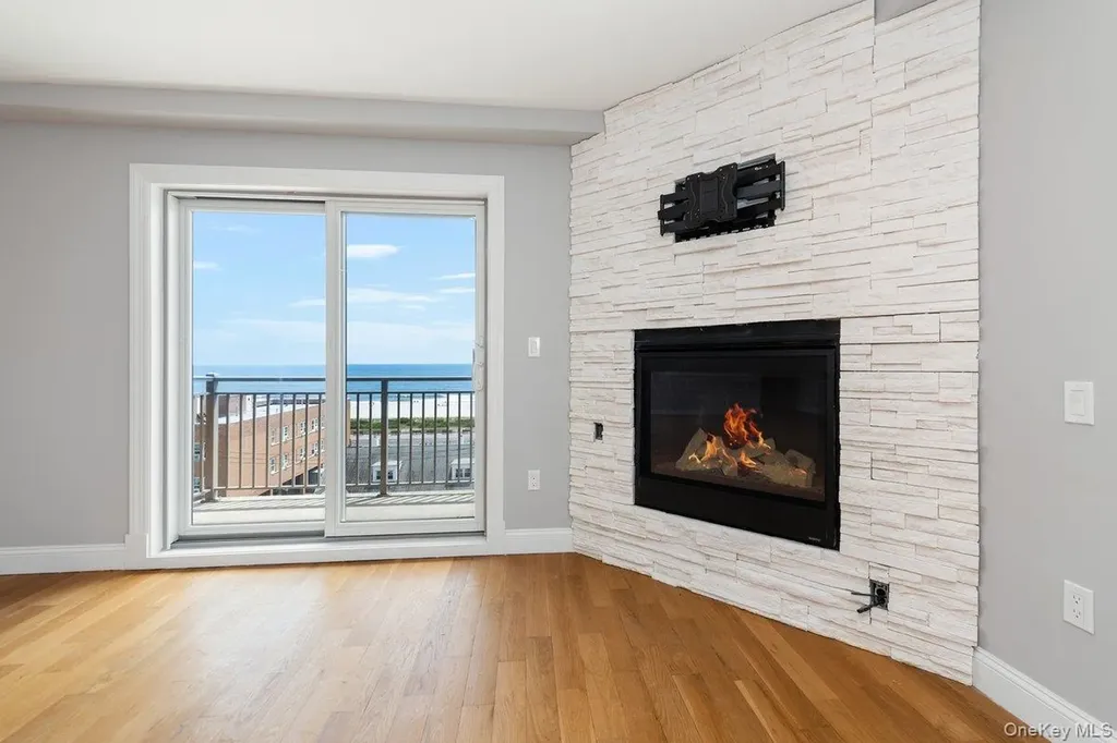 661 W Broadway Long Beach NY 11561