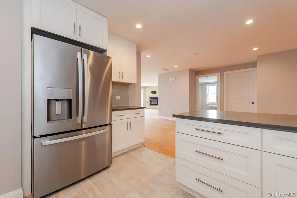 661 W Broadway Long Beach NY 11561
