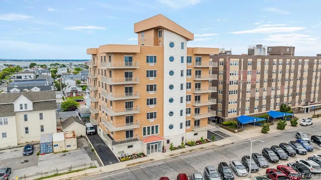 661 W Broadway Long Beach NY 11561