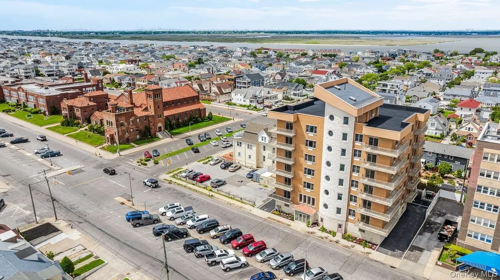661 W Broadway Long Beach NY 11561
