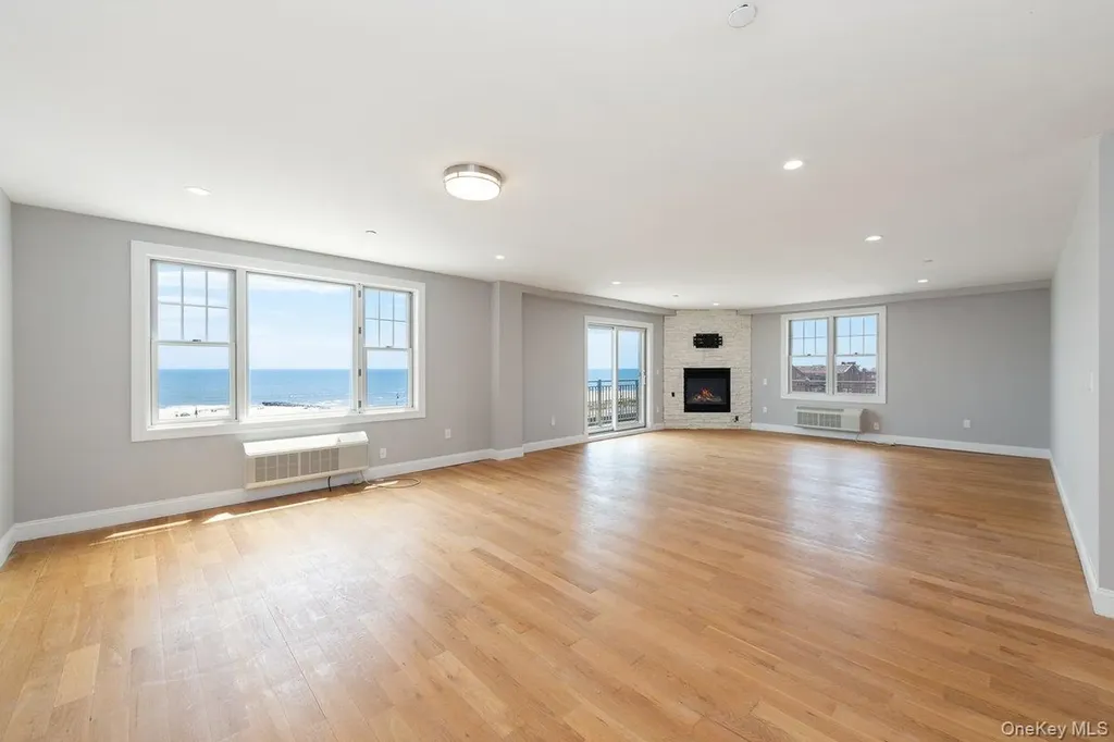 661 W Broadway Long Beach NY 11561