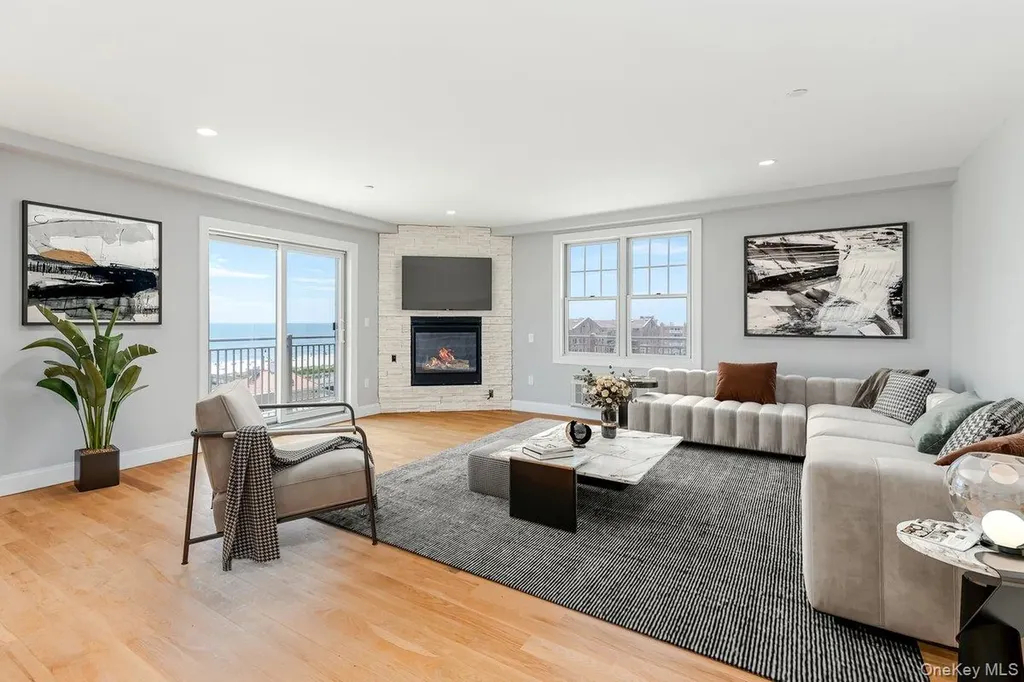 661 W Broadway Long Beach NY 11561