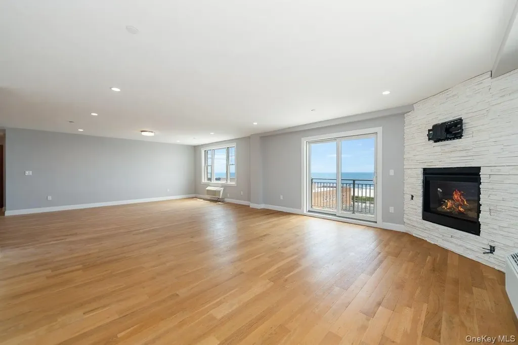 661 W Broadway Long Beach NY 11561