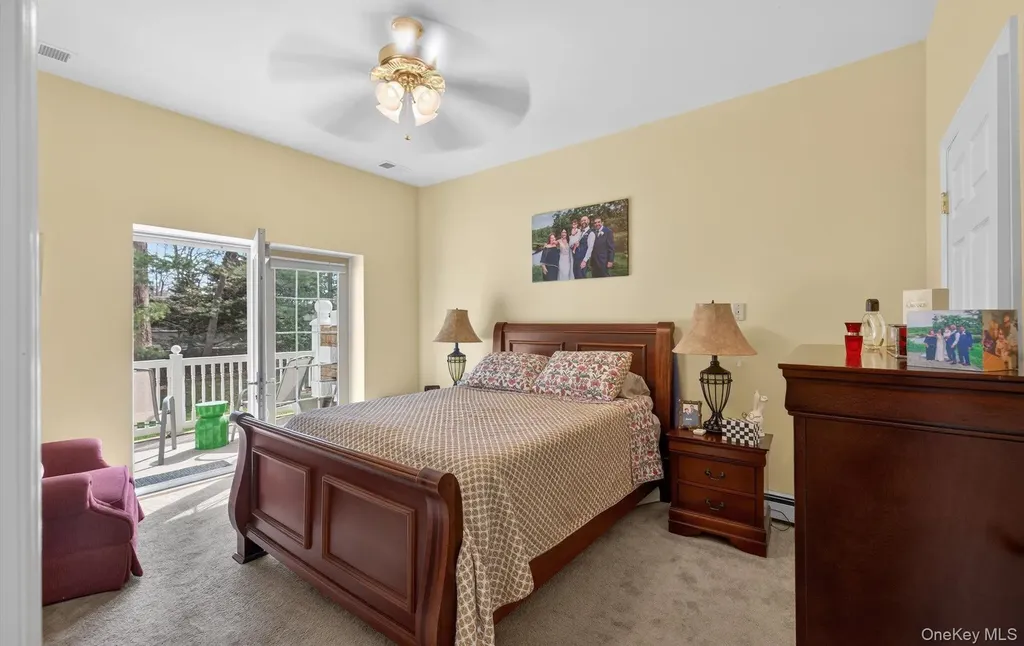 105 Francesca Way Amityville NY 11701