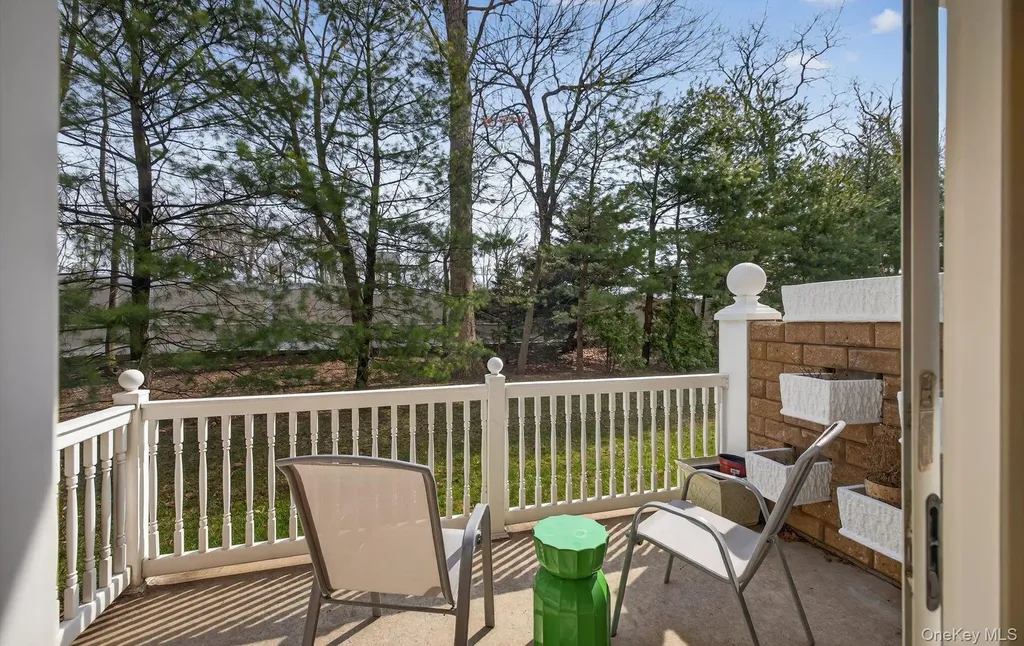 105 Francesca Way Amityville NY 11701