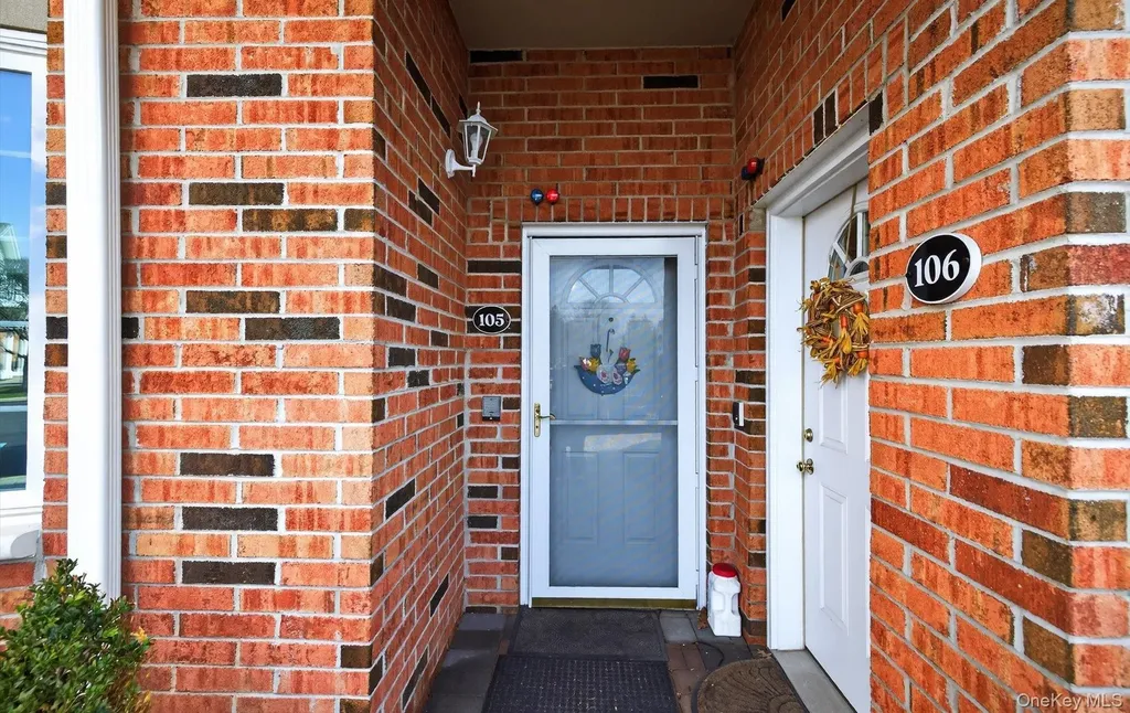 105 Francesca Way Amityville NY 11701