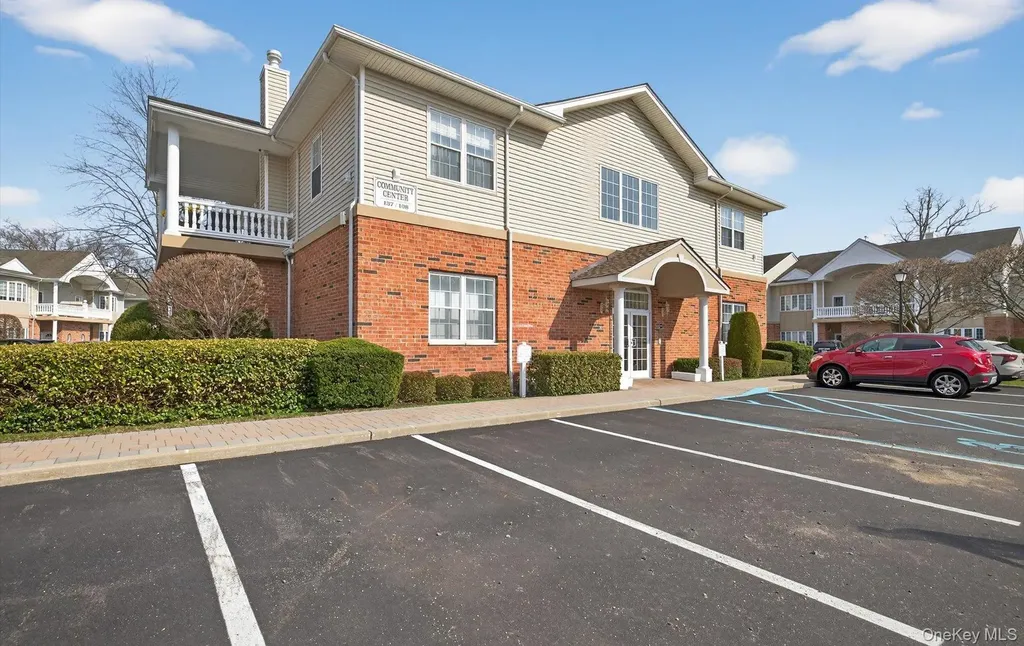 105 Francesca Way Amityville NY 11701