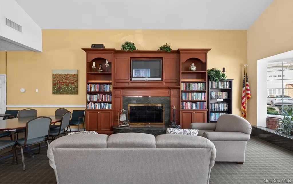 105 Francesca Way Amityville NY 11701