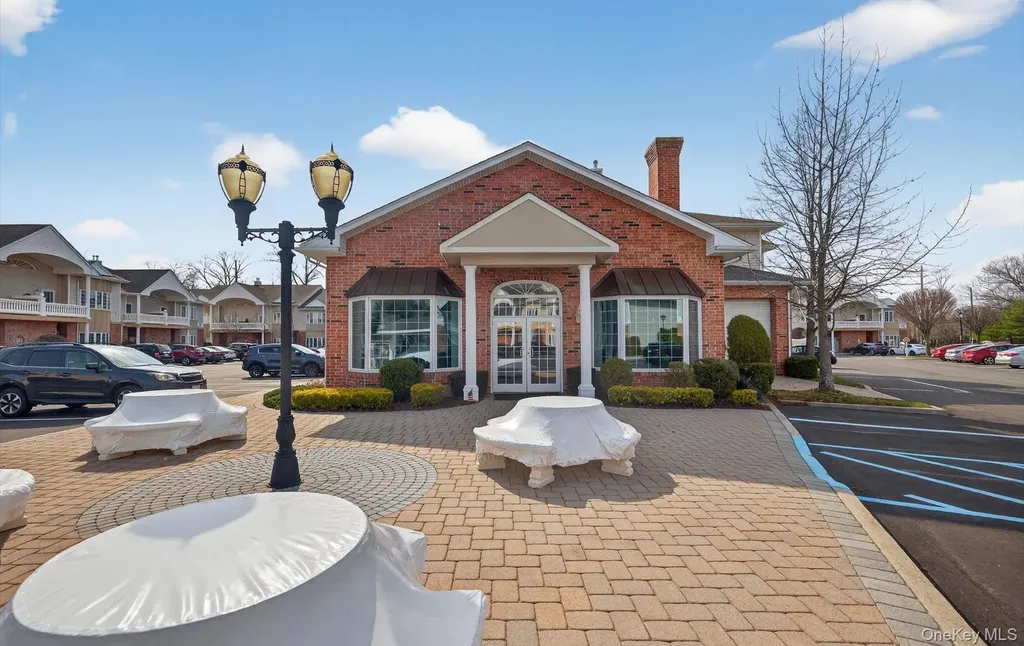 105 Francesca Way Amityville NY 11701