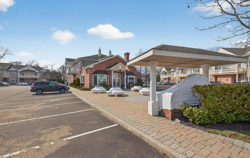 105 Francesca Way Amityville NY 11701
