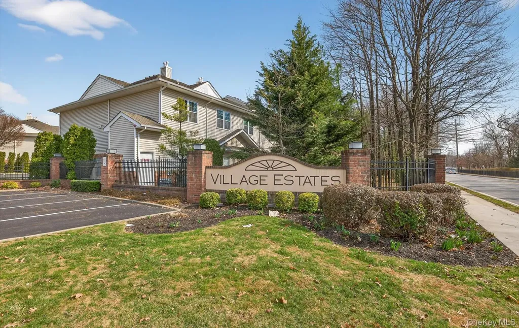 105 Francesca Way Amityville NY 11701