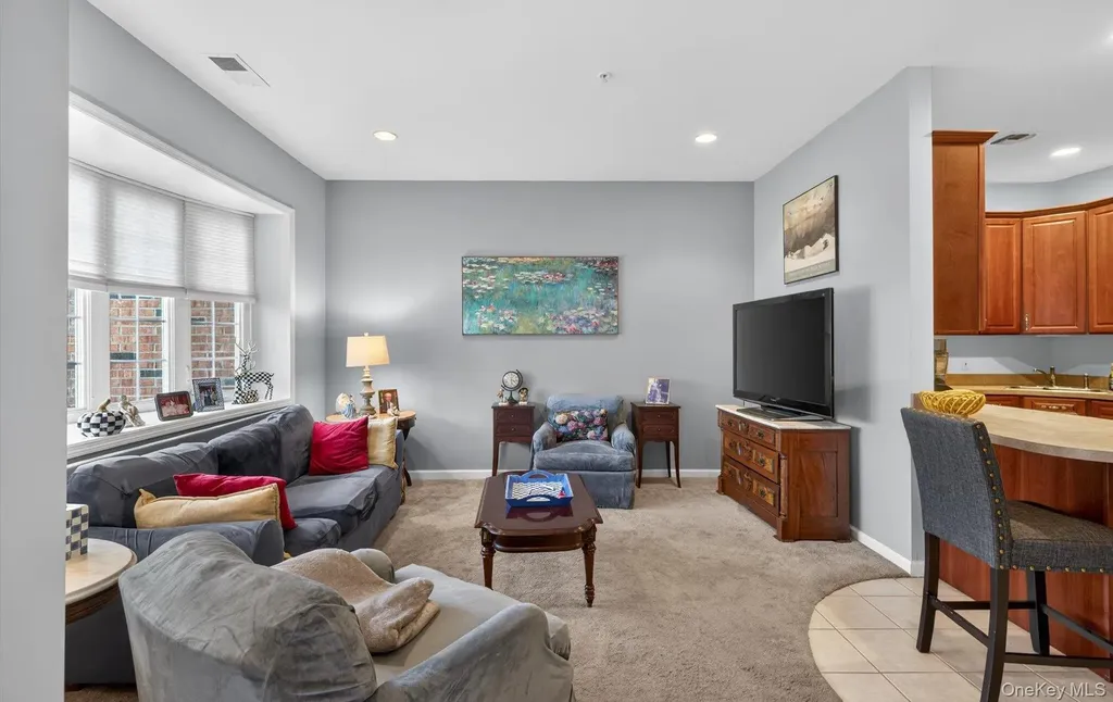105 Francesca Way Amityville NY 11701