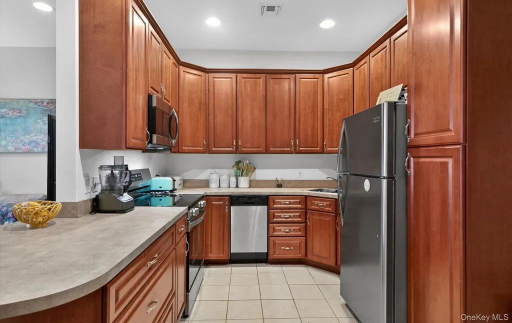 105 Francesca Way Amityville NY 11701