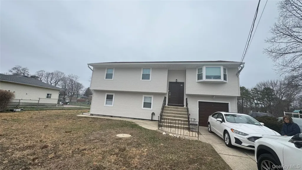 47 Drayton Avenue Bay Shore NY 11706