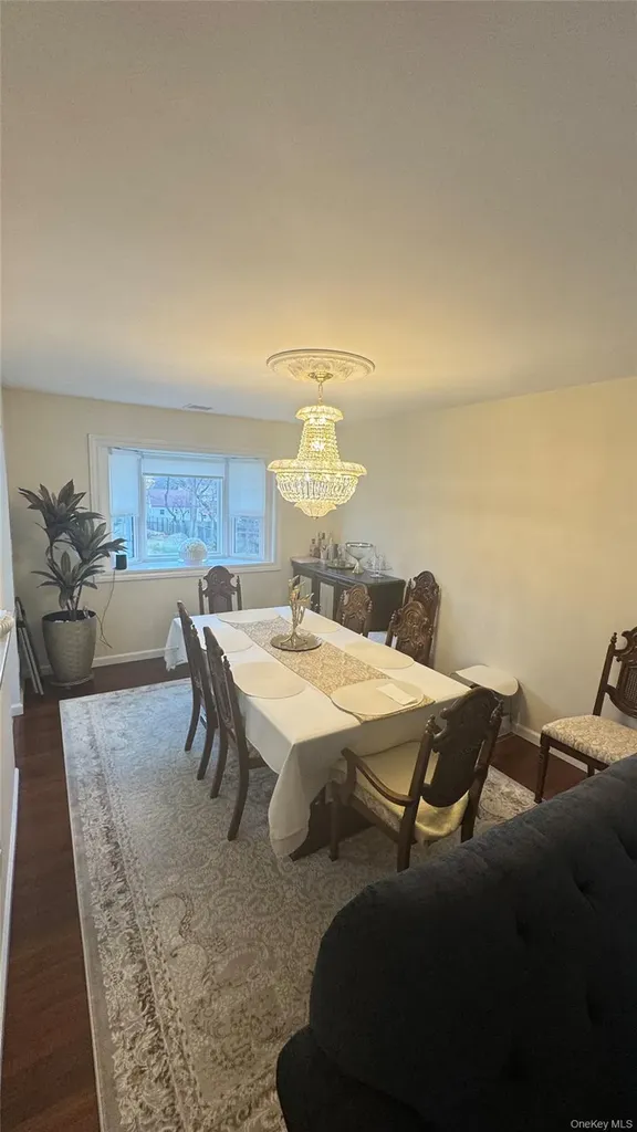 47 Drayton Avenue Bay Shore NY 11706