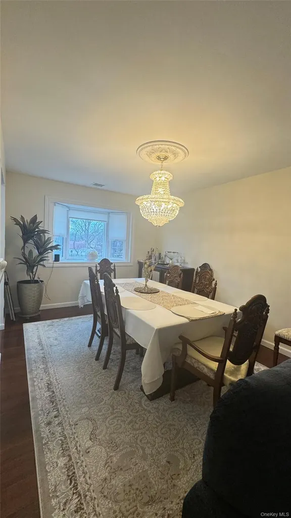 47 Drayton Avenue Bay Shore NY 11706