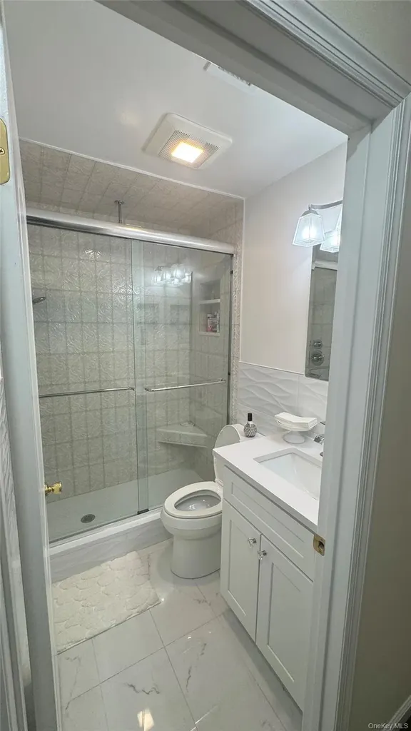47 Drayton Avenue Bay Shore NY 11706