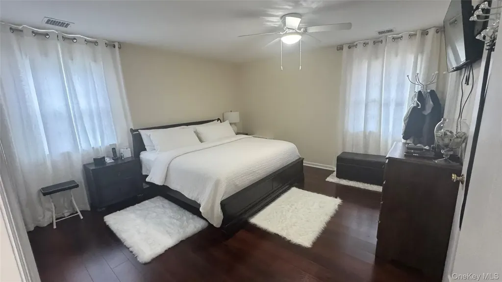 47 Drayton Avenue Bay Shore NY 11706