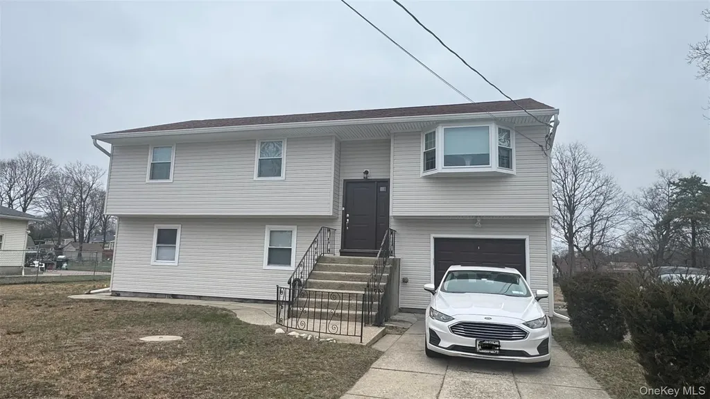 47 Drayton Avenue Bay Shore NY 11706