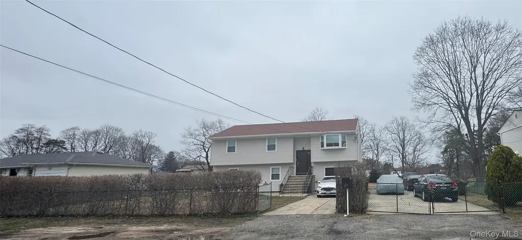 47 Drayton Avenue Bay Shore NY 11706