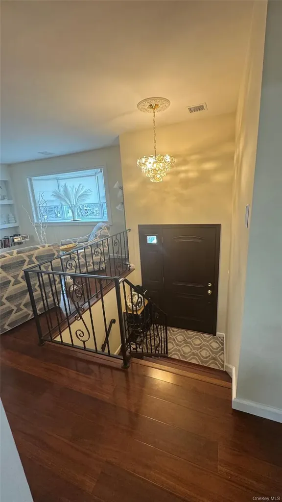 47 Drayton Avenue Bay Shore NY 11706
