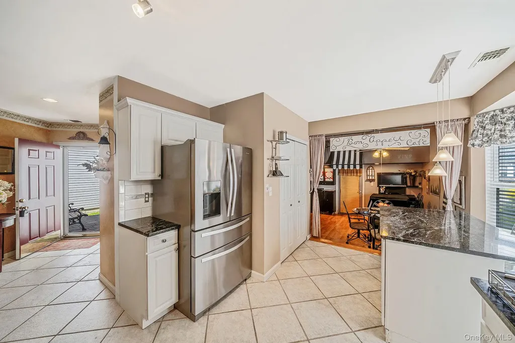4 Alexandra Drive Middle Island NY 11953