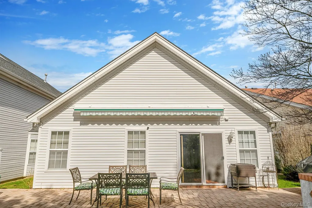 4 Alexandra Drive Middle Island NY 11953